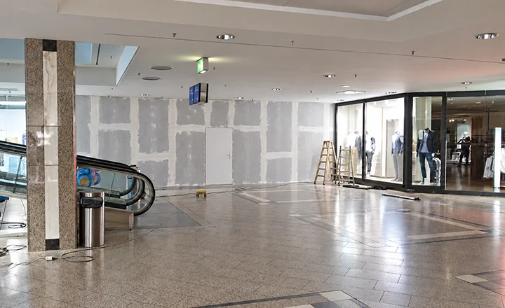 Staubschutzwand im Löhr Center in Koblenz